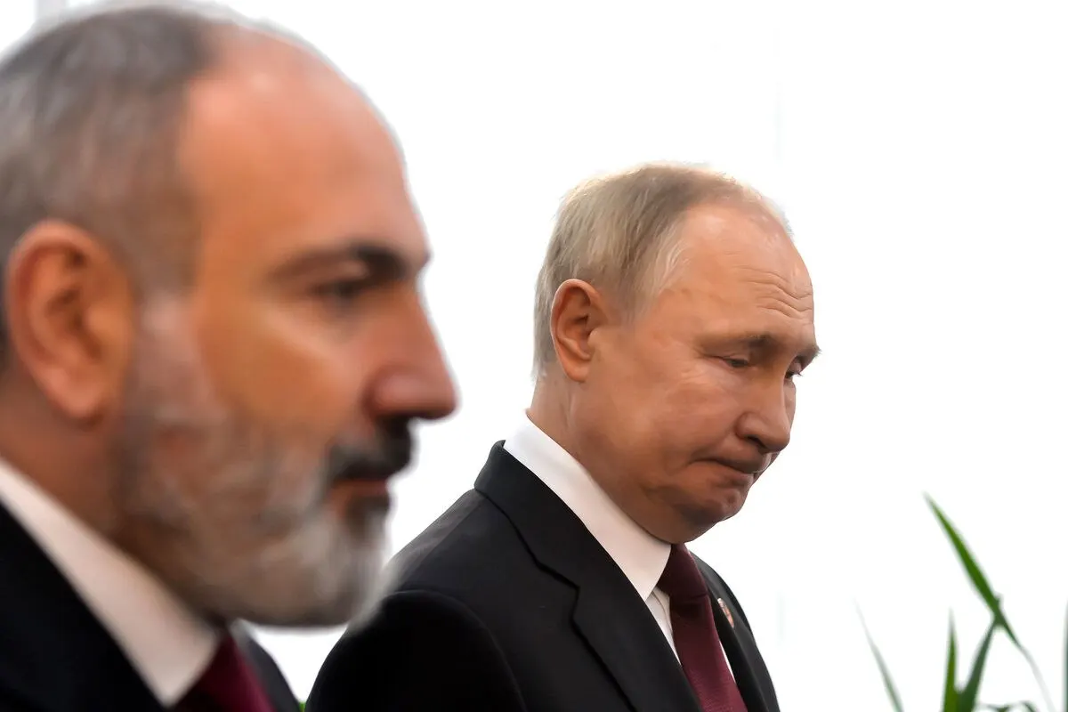 Президент России направил премьер‑министру Армении поздравление с днём рождения, пожелав здоровья и отметив заинтересованность в дальнейшем развитии двусторонних отношений. В тексте также затрагиваются недавние трения и введённые торговые ограничения.