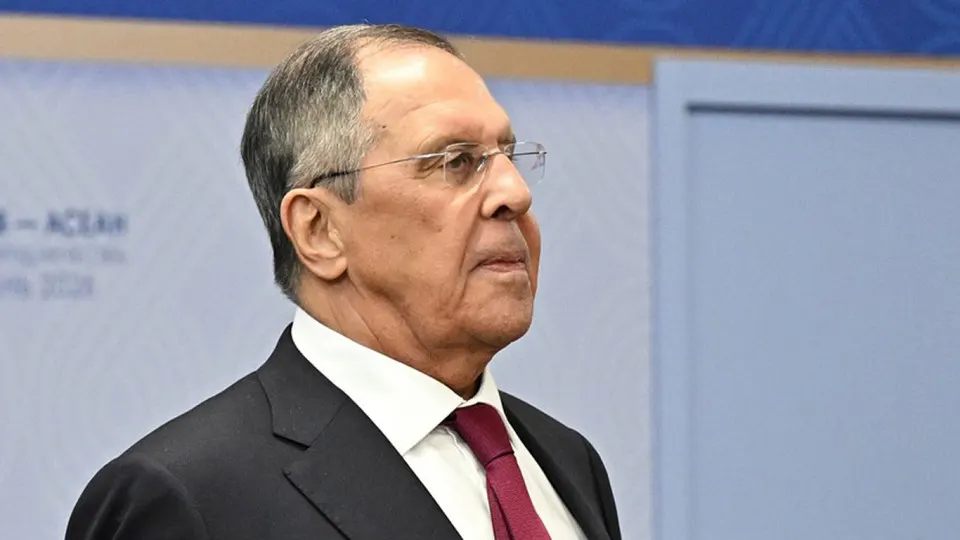 После самой масштабной ночной атаки дронов на Москву российские власти заявили о продолжении групповых ударов по украинским объектам, от которых «зависит боеспособность» вооружённых сил Украины.