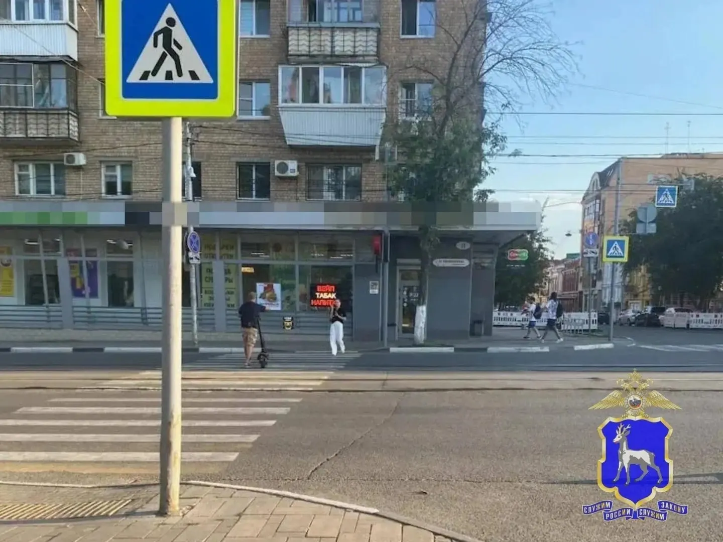 Вечером 29 июля на улице Красноармейской у площади Куйбышева 19‑летний водитель сбил подростка; девушку с травмой колена госпитализировали.