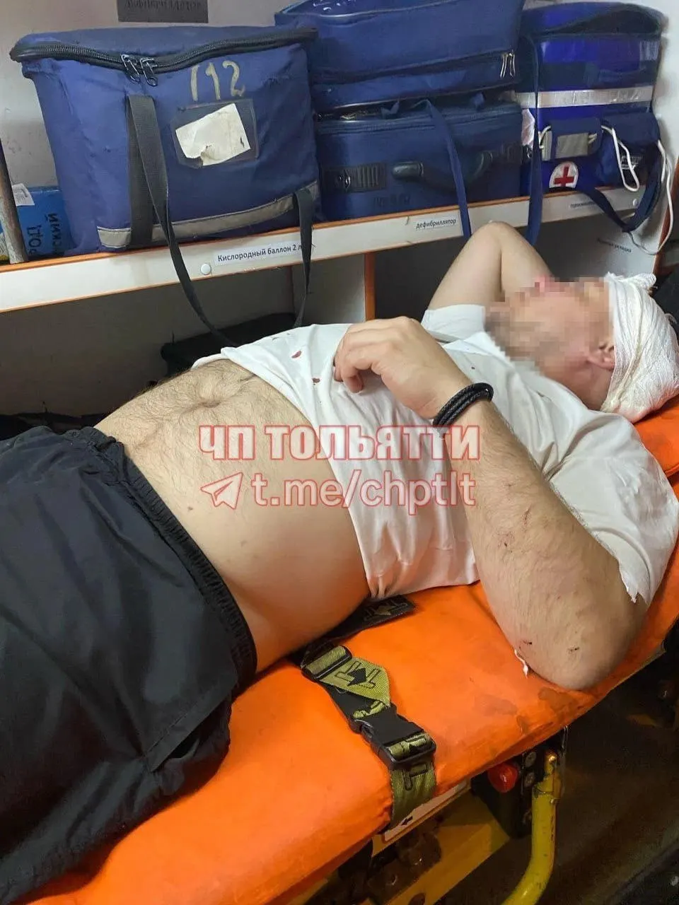 Дорожный конфликт напротив ТЦ «Миндаль» перерос в уголовное дело — следственный комитет возбудил дело по статье «хулиганство группой лиц». Личности нападавших устанавливаются.