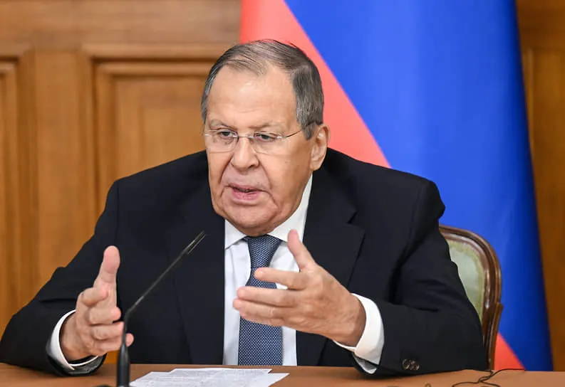 Министр иностранных дел РФ заявил, что информационная кампания вокруг спецоперации продолжится и, по его словам, усилится.