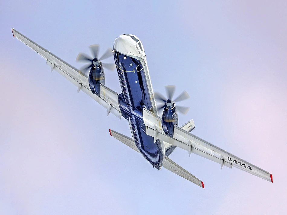 Турбовинтовой Ил‑114‑300 готовится к получению сертификата и должен заменить устаревшие Ан‑24 и Як‑40 на региональных линиях в Сибири и на Дальнем Востоке, однако проект сталкивается с затяжными задержками и проблемами с двигателями.