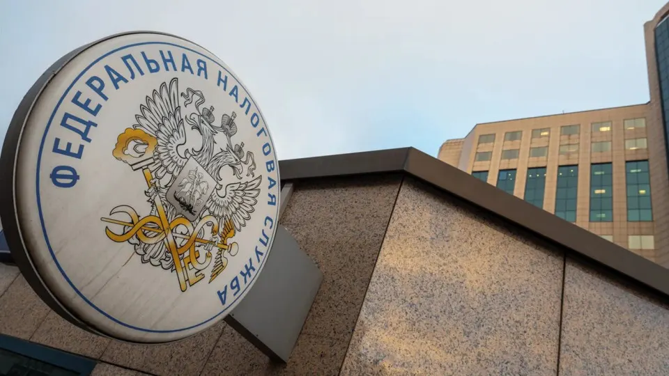 Повышение налогов и изменение условий специальных режимов для малого бизнеса привели к сокращению поступлений в бюджет, несмотря на ожидания властей увеличить доходы на фоне военных расходов.