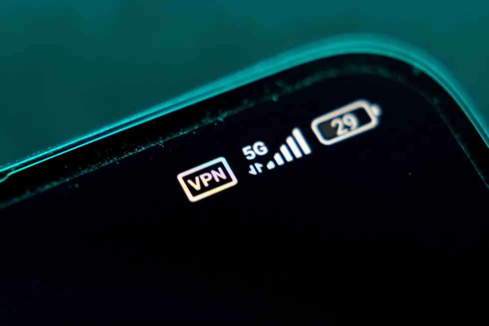 Ассоциация разработчиков программных продуктов «Отечественный софт» обратилась к российскому руководству с предложением публично признать неудачной действующую политику интернет-блокировок и создать совместный с ИТ-сообществом орган для выработки новой, более взвешенной системы регулирования, не разрушающей работу Рунета и не мешающей разработчикам.