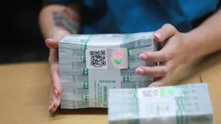 Россияне рекордными темпами переходят на&nbsp;наличные из‑за&nbsp;сбоев интернета и&nbsp;усиления контроля за&nbsp;переводами