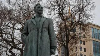 Президент Владимир Путин присвоил Академии ФСБ почетное наименование в честь основателя ВЧК Феликса Дзержинского, чье имя учебное заведение носило в советское время.