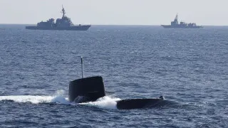 Правительство Японии пересмотрело послевоенную доктрину и разрешило экспорт летальных вооружений при строгом государственном контроле, открыв путь к крупным оборонным контрактам в Азии, Европе и с союзниками по Западу.