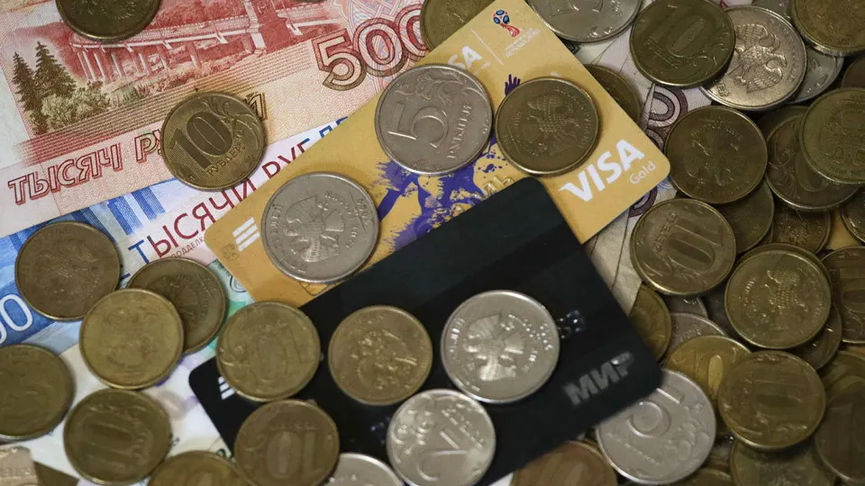 Власти обсуждают «красные флаги» — переводы из других регионов, массовые операции и частые перечисления — планируют обмен данными между ЦБ и ФНС и ввод порогов контроля.