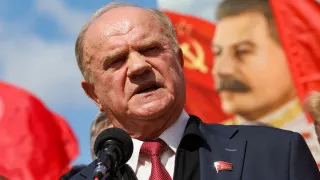 Лидер КПРФ Геннадий Зюганов на заседании Госдумы заявил, что из‑за провалов в экономике Россия может столкнуться с повторением событий 1917 года, и отметил, что блогер Виктория Боня озвучила те же претензии к властям, что коммунисты поднимают уже давно.