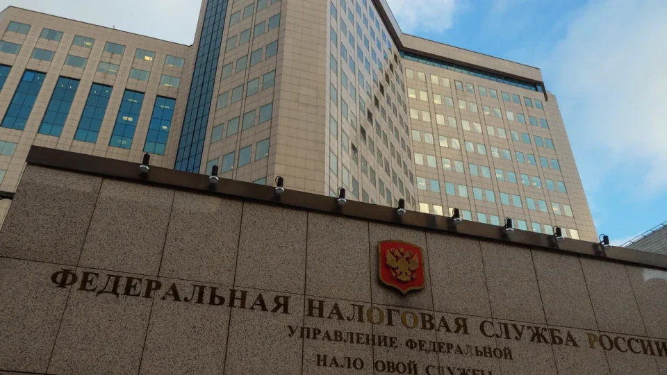 Налоговые органы усиливают проверки схем с закрытием и повторным открытием ИП для «обнуления» лимитов НДС. Предпринимателям грозят доначисления, пени и штрафы, а регулятор обращает внимание на реальную деятельность компаний.