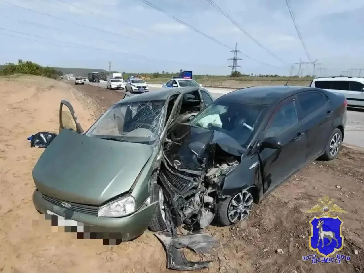 Утром 14 мая на 1-м км Обводного шоссе произошло столкновение Kia Rio и Lada Kalina. Водитель «Калины» скончался на месте, двое людей из другой машины госпитализированы.