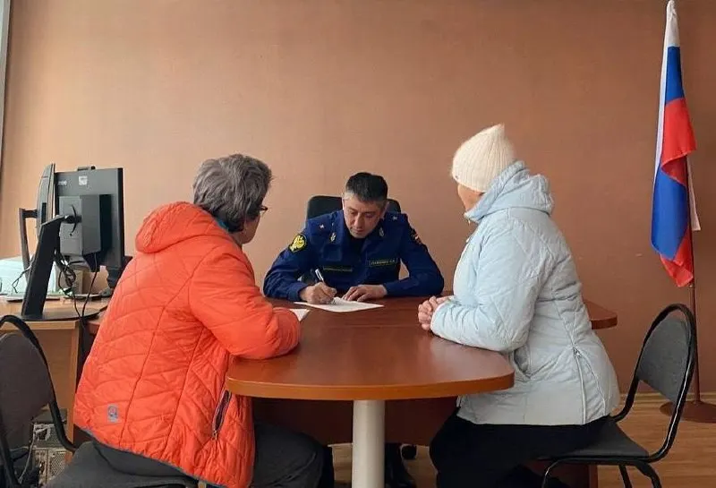 Сенаторы по предложению президента одобрили перевод Сергея Паволина с поста прокурора Мурманской области на аналогичную должность в Иркутской области. Паволин работает в Мурманске с 2021 года; в Иркутске рассчитывают, что он займётся наведением порядка в сфере ЖКХ.