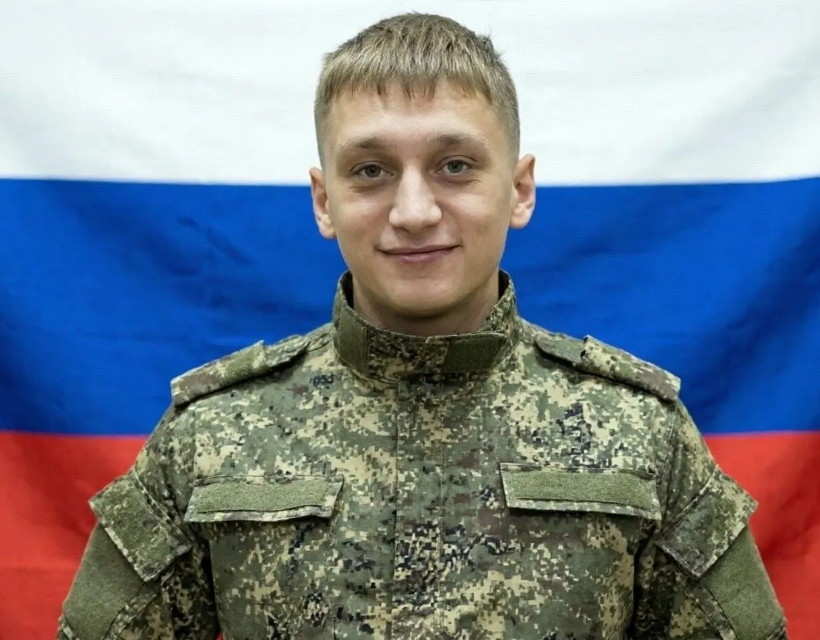 23-летний студент из Бурятии подписал контракт на службу в войсках беспилотных систем и погиб через три месяца; приёмная мать рассказала о вербовке учащихся.