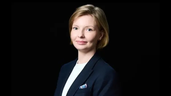 С 1 сентября владельцы доменов в зонах .ru, .рф и .su обязаны проходить идентификацию через портал «Госуслуги». Новые правила стимулируют компании провести аудит цифровых активов и пересмотреть управление доменными портфелями.