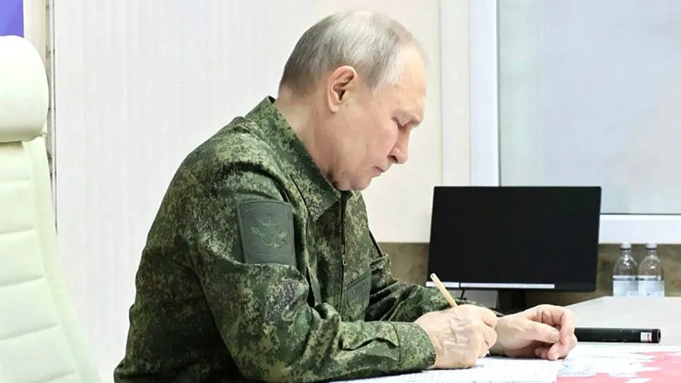 Изменения в законодательстве и ухудшающаяся ситуация на фронте дают Москве поводы для эскалации — эксперты опасаются, что это может привести к провокациям против стран Балтии, подкреплённым ударами дронов и политической диверсией внутри ЕС.