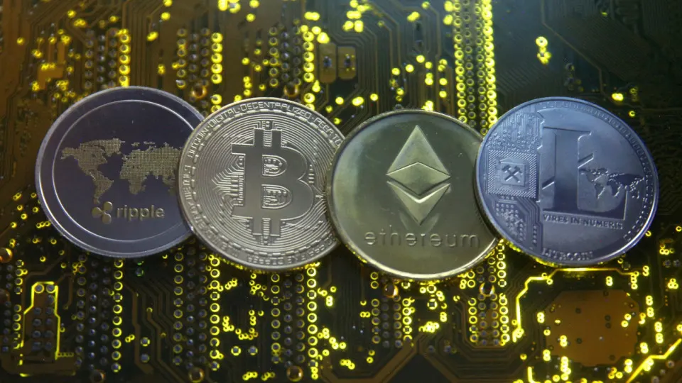 Минфин готовит законопроект о дополнительных комиссиях и ограничениях для операций с Bitcoin, Ethereum, USDT, BNB и USDC; документ может быть принят в Госдуме в июне, новые правила — введены до конца года.