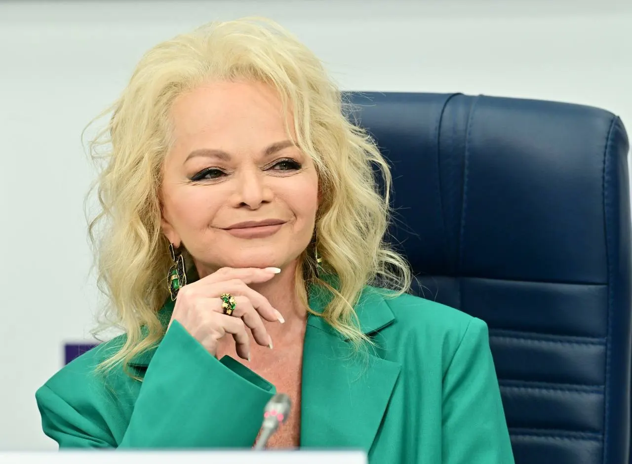 Народная артистка подала иск к жителю Тольятти и трем его сообщникам, ранее осужденным за хищения. Суд признал её право на возмещение ущерба, теперь она требует 176 млн рублей.
