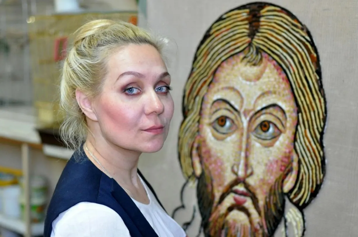 Наталья Липунова из Тольятти — автор мозаичных икон — откровенно рассказывает о диагнозе, поддержке близких и планах продолжить творчество вопреки болезни.