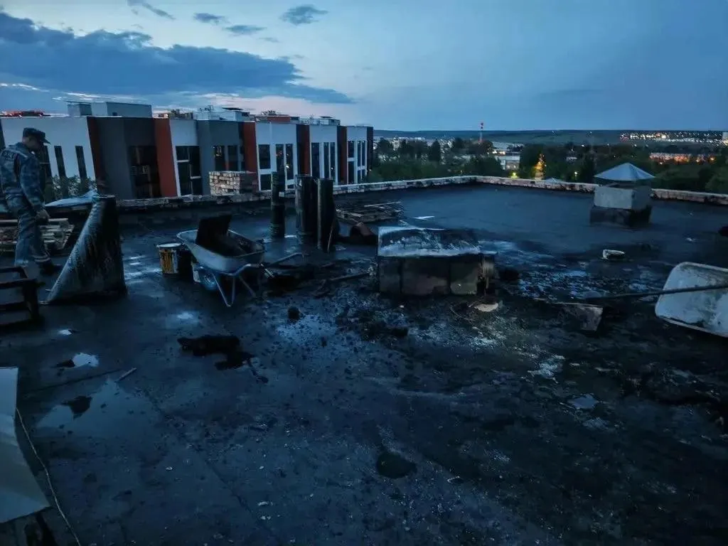 8 июня около 21:00 на крыше дома в посёлке Мехзавод взорвался электробитумный котёл, установленный при капитальном ремонте. Пострадавших нет, повреждён участок кровли до пяти квадратных метров.