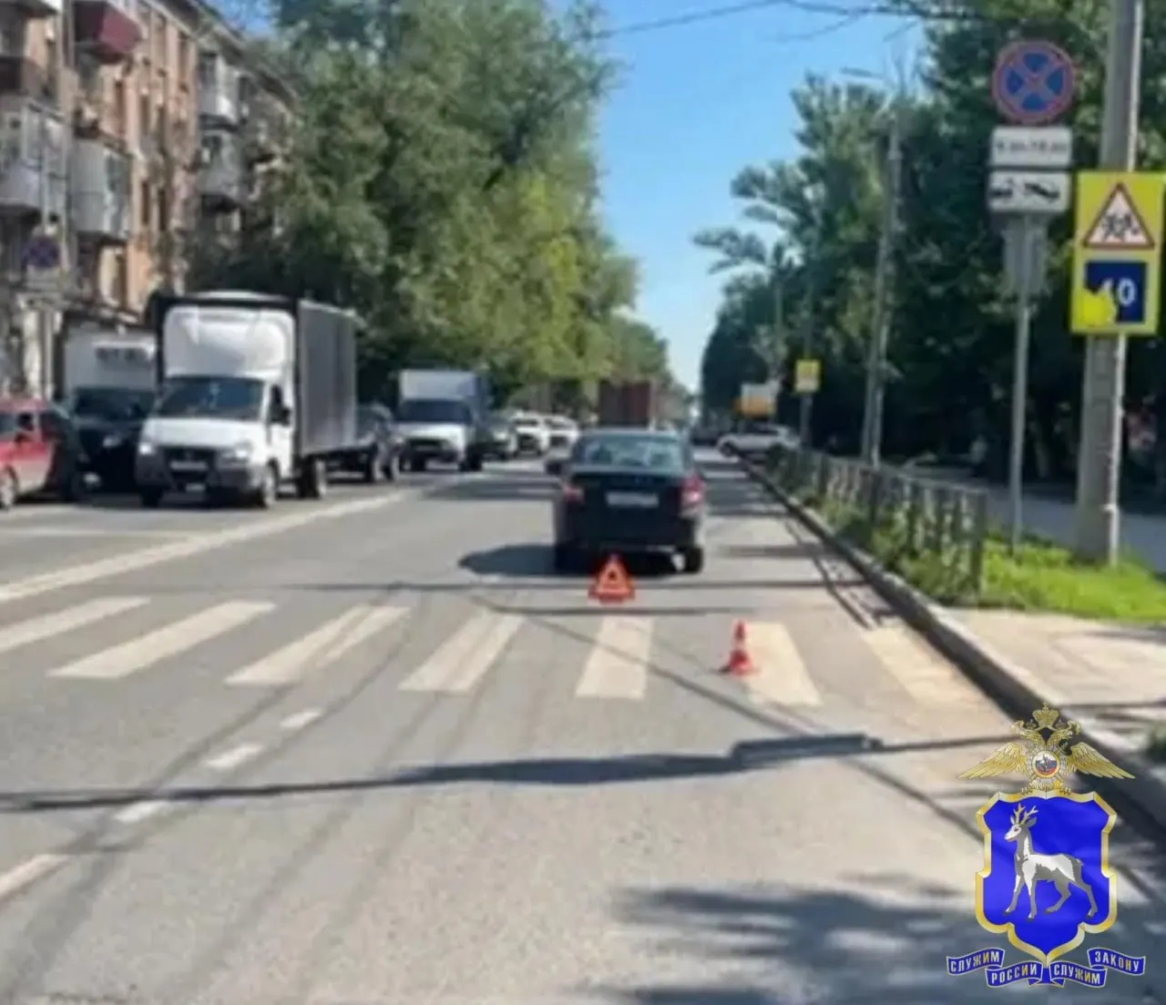 Авария произошла 10 июня на улице Физкультурной: 62-летний водитель сбил мужчину и женщину, один из пешеходов госпитализирован.