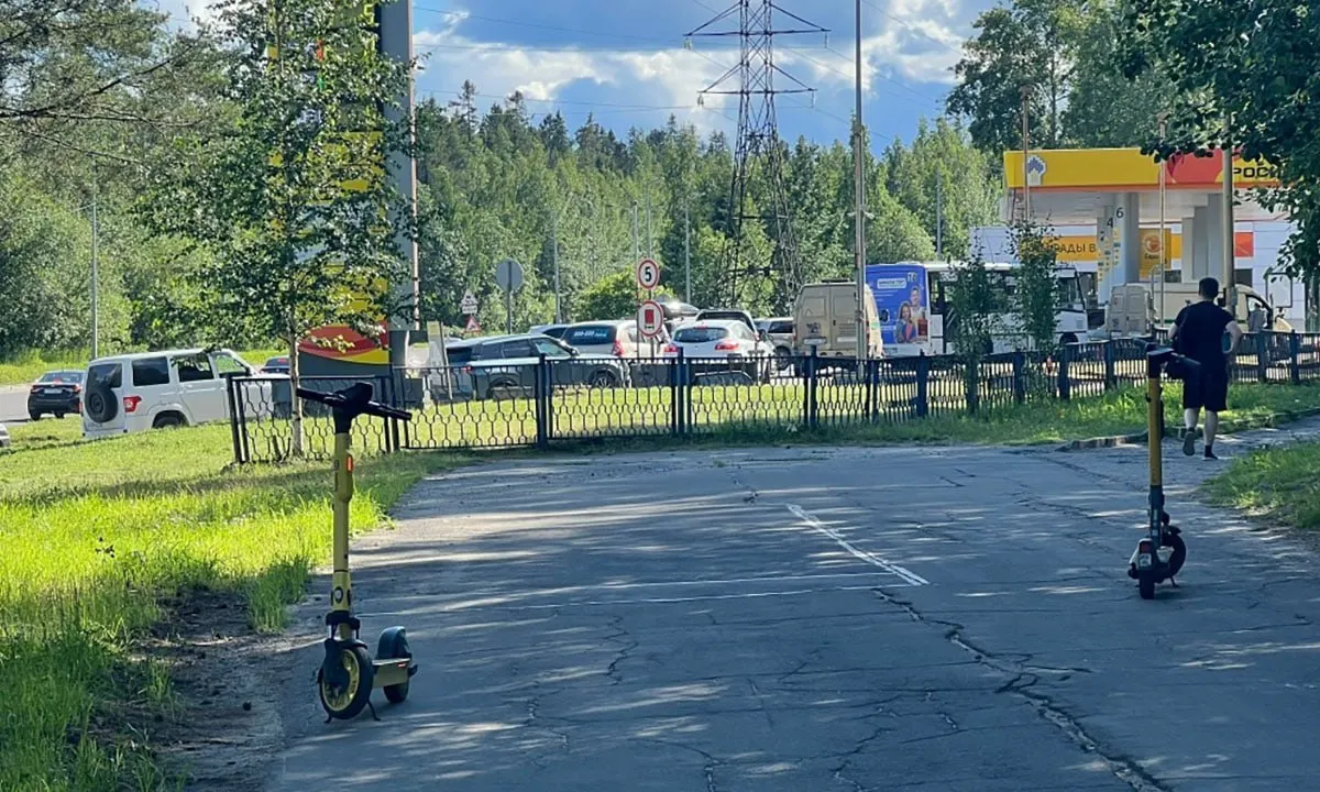 В ряде регионов сохраняется дефицит бензина и дизтоплива: действуют лимиты, закрываются АЗС, образуются многочасовые очереди и фиксируются случаи хищений топлива.