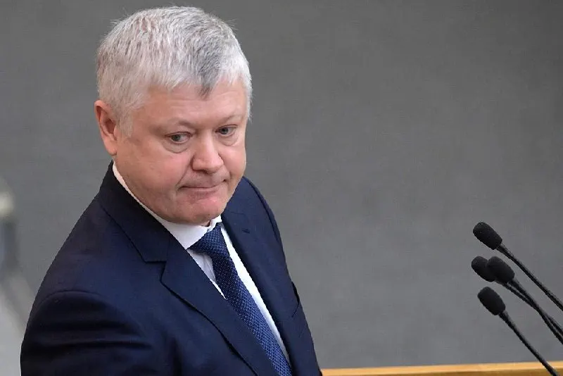 Председатель комитета Госдумы по безопасности заявил, что свыше 360 зарубежных организаций выдворены из страны, более 60 — по материалам его комиссии; также сообщено о принятии 46 законов «о защите суверенитета».