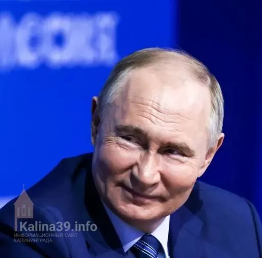 Президент заявил, что атаки на нефтеперерабатывающие заводы якобы вызывают дефицит топлива и портят сезон отпусков. Между тем очереди на АЗС, лимиты продаж и рост цен говорят о реальных перебоях, а предложение о взаимном прекращении ударов по энергетике не было поддержано.