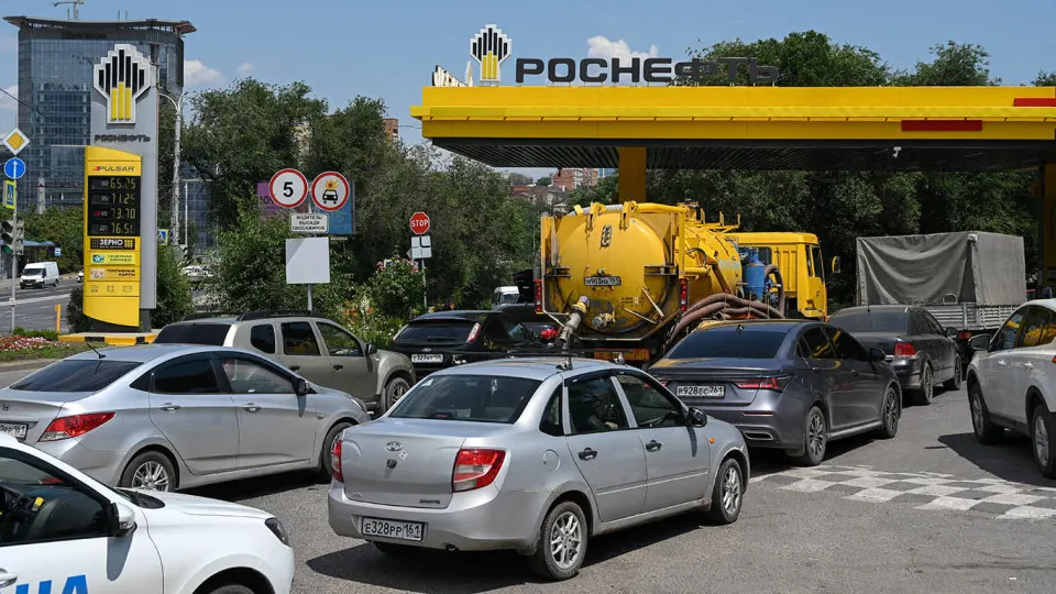 Минэнерго предложило распространить на дизельную продукцию механизм компенсаций для импортеров, чтобы оперативно привлекать поставки и смягчить дефицит на внутреннем рынке.