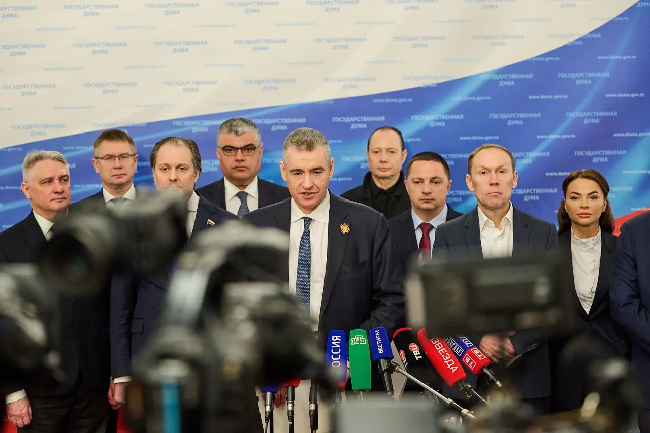 Партия направила в правительство законопроект об отмене 28 штрафов, которые, по её мнению, утратили смысл и создают трудности для законопослушных граждан. Среди них — санкции за потерю паспорта, тонировку и случайный сбор грибов.