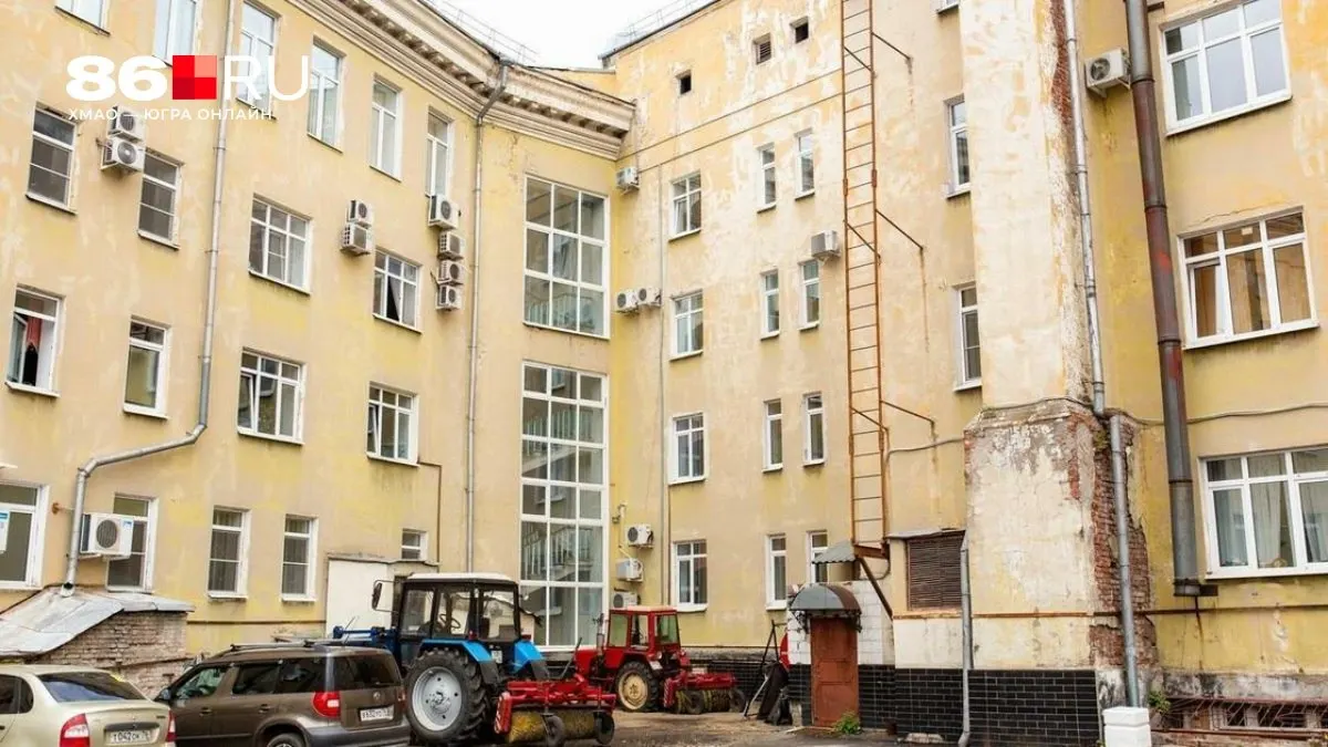В Госдуме разъяснили, что решение о переустройстве дворовой территории и организации парковки принимается на общедомовом собрании собственников.