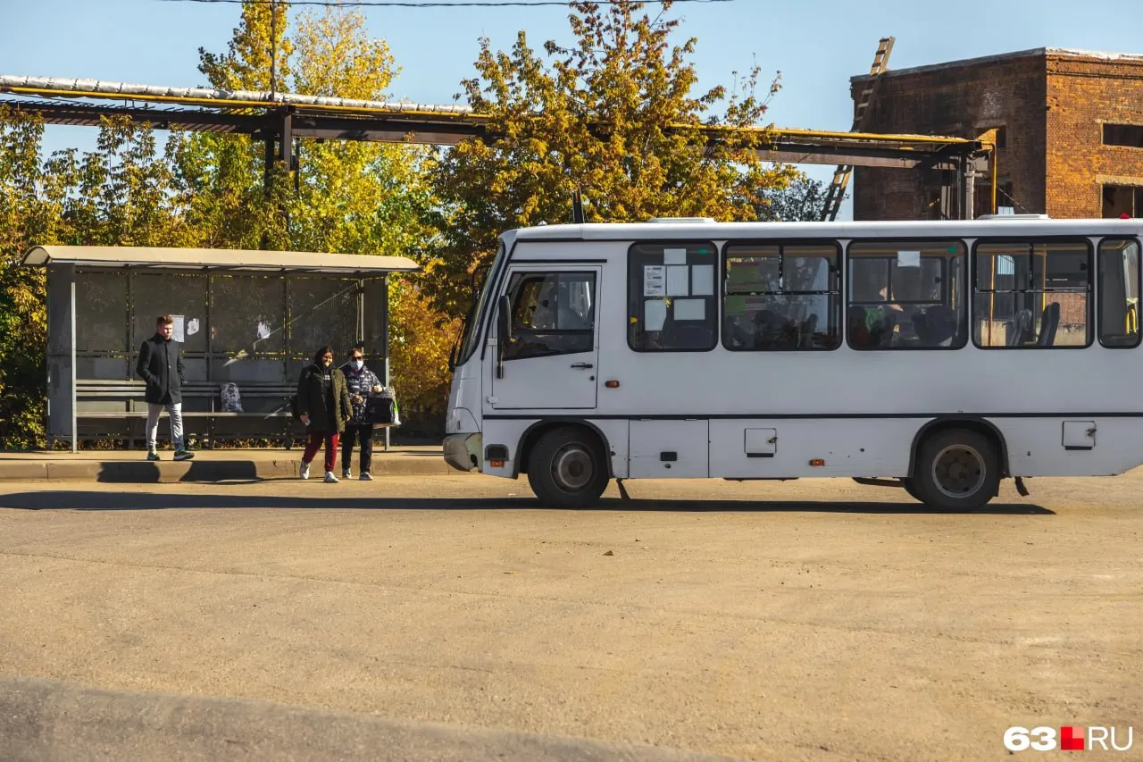 На маршрут планируют выпустить 20 автобусов; перевозчик рассчитывает работать по нерегулируемому тарифу, то есть без льгот для пассажиров.