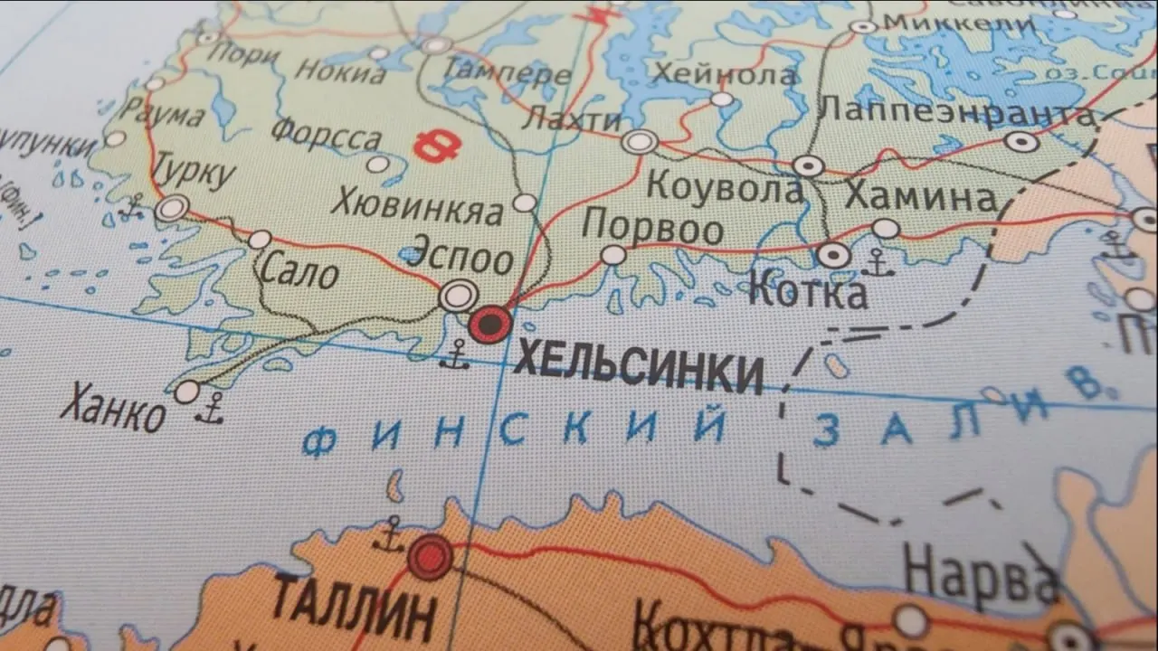 С 1 июля Россия увеличила таможенные пошлины на железнодорожные перевозки в Финляндию в восемь раз. Это может сделать импорт удобрений убыточным и привести к его остановке уже в ближайшие недели.