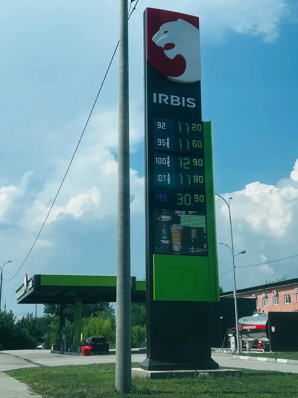 В регионе сняты лимиты на розничную реализацию моторного топлива и отпуск в канистры; отдельные АЗС могут вводить собственные временные ограничения в зависимости от поставок.