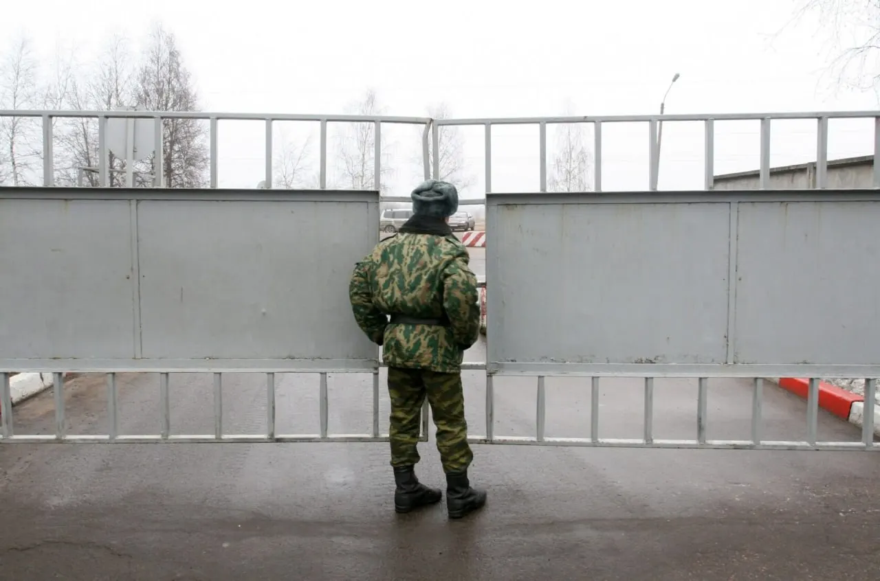 Томский депутат заявил, что военное ведомство всё чаще квалифицирует пропавших без вести как «самовольно покинувших часть», что лишает их родственников положенных выплат.