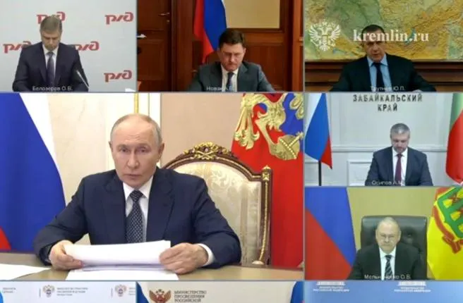 На совещании с правительством обсудили меры по обеспечению топлива для госорганов и населения: предложены мини‑НПЗ, увеличение импорта и поддержка малого и среднего бизнеса.