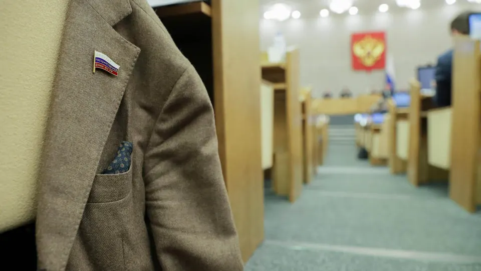 Правительство одобрило инициативу, которая исключает ответственность региональных парламентариев за непредставление или несвоевременную подачу деклараций о доходах и предлагает изменить антикоррупционное законодательство.