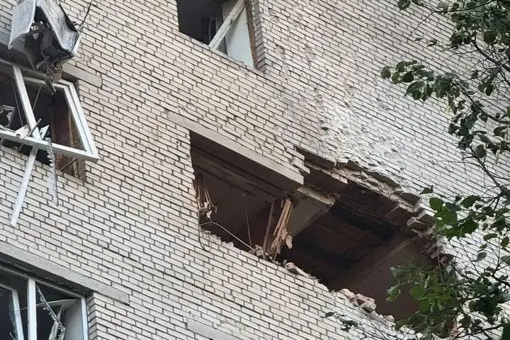 Ночью 13 июля в посёлке Пионерский городского округа Истра упал беспилотник: три человека погибли, пятеро получили ранения, несколько частных домов загорелись.