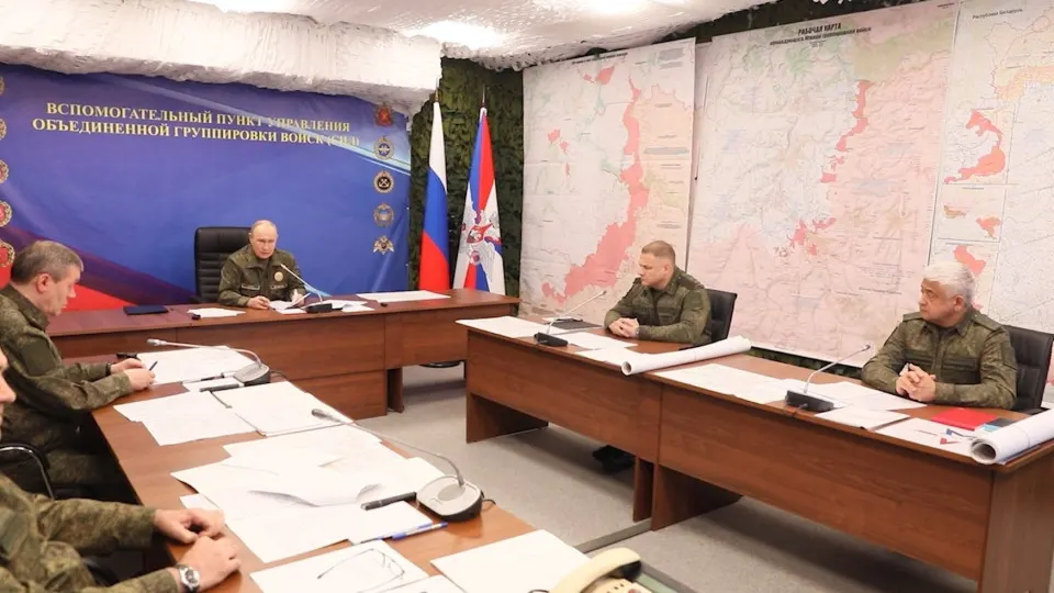 На совещании с военными президент поручил проанализировать участие союзников Украины в боевых действиях и заявил о необходимости продолжать массированные удары по объектам украинской инфраструктуры.