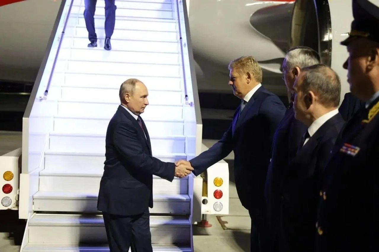 Президент принял участие в церемонии открытия СКИФа — Сибирского кольцевого источника фотонов, центрального события в регионе.