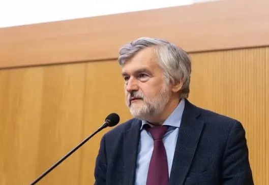 Госкорпорация приняла решение об увольнении Андрея Клепача после резонанса вокруг майского выступления о технологическом и экономическом отставании страны.