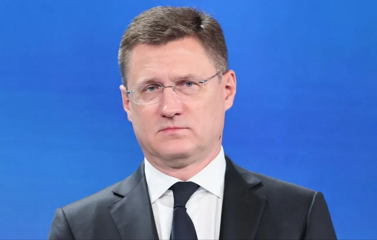 Вице-премьер поручил Минэнерго и ФАС усилить мониторинг цен на независимые автозаправочные станции по всей стране.