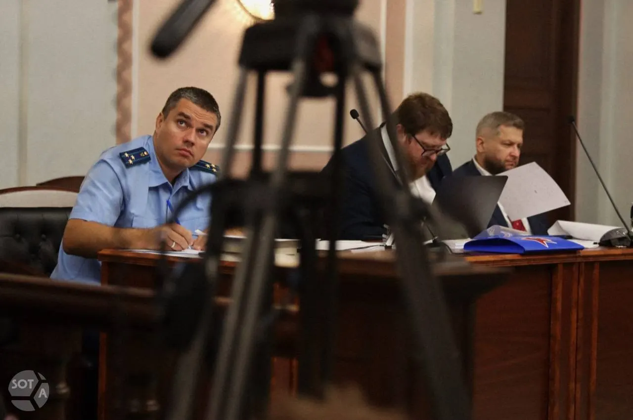 Прокурор частично поддержал иск о снятии партии с предвыборной кампании, ссылаясь на возможные нарушения финансирования и вопросы по интеллектуальной собственности.