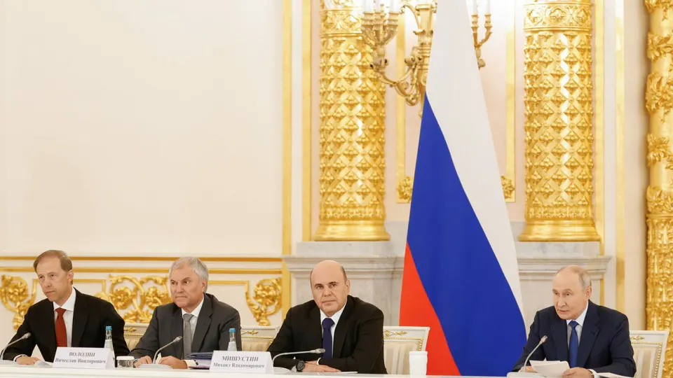 Глава государства озвучил планы по подготовке к возвращению бойцов в гражданскую жизнь, усилению найма ветеранов и сохранению рабочих мест.