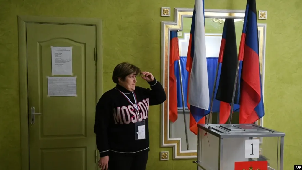 Сообщения о давлении на сотрудников бюджетных учреждений по регионам России: принуждение к голосованию через дистанционное электронное голосование и требования голосовать за определённых кандидатов.