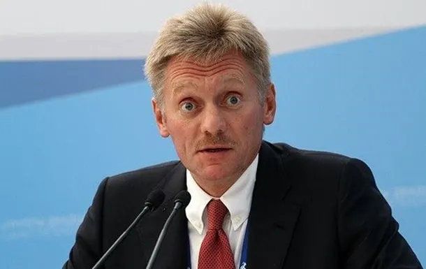 Пресс-секретарь заявил, что Москва не ограничивает журналистов и не вмешивается в их работу, в отличие от США.