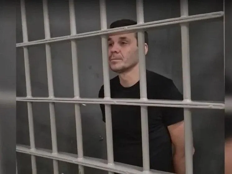 48-летний россиянин и гражданин Швеции признан виновным в госизмене; дело связано с переводами средств на военные формирования ВСУ и неоднозначными показаниями силовиков, приговор поддержан апелляциями.