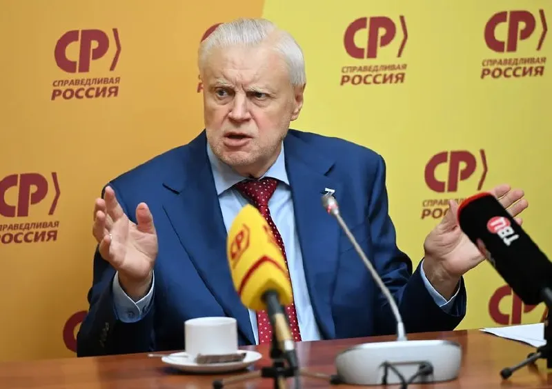Лидер «Справедливой России» указал на трудности и влияние СВО, заявив, что часть избирателей утратила веру в влияние на власть; он вернулся к работе, но руководство идёт удалённо, а кампанию откладывают из‑за травмы.