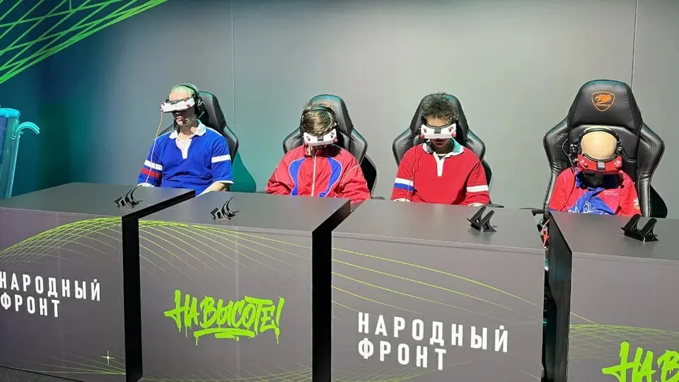 Новый норматив по управлению БПЛА внедряется в рамках проекта «На высоте!». В пилотном режиме его можно сдать в шести регионах; планируется создание дрон-классов по всей стране.