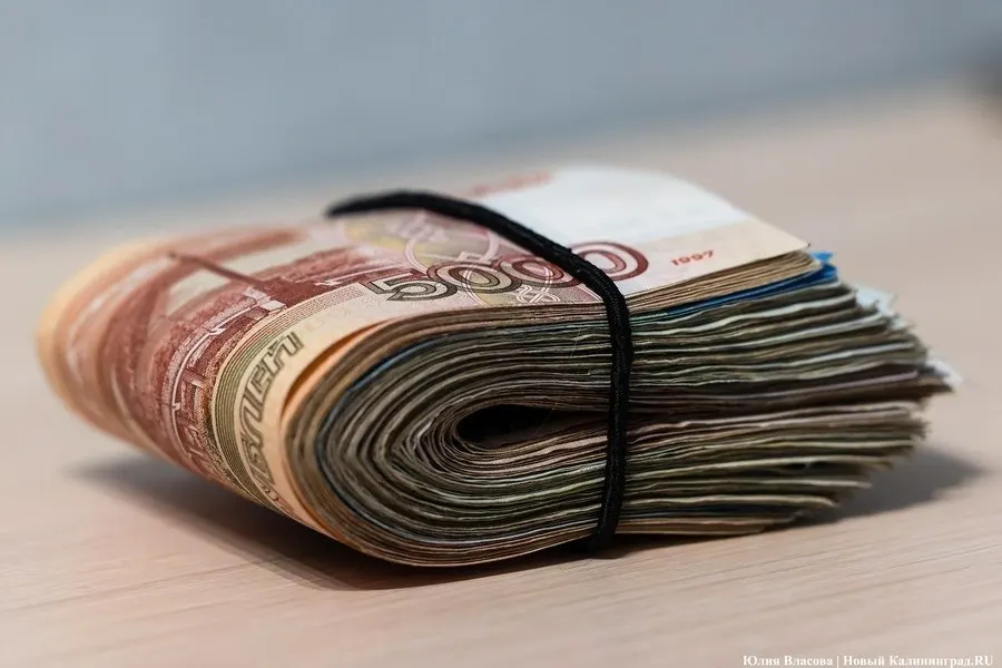 Объем кредитования физлиц в Калининградской области за год вырос на 24% и превысил 212,8 млрд рублей; совокупный портфель достиг 263,4 млрд рублей, рост связан со снижением ключевой ставки до 14%.