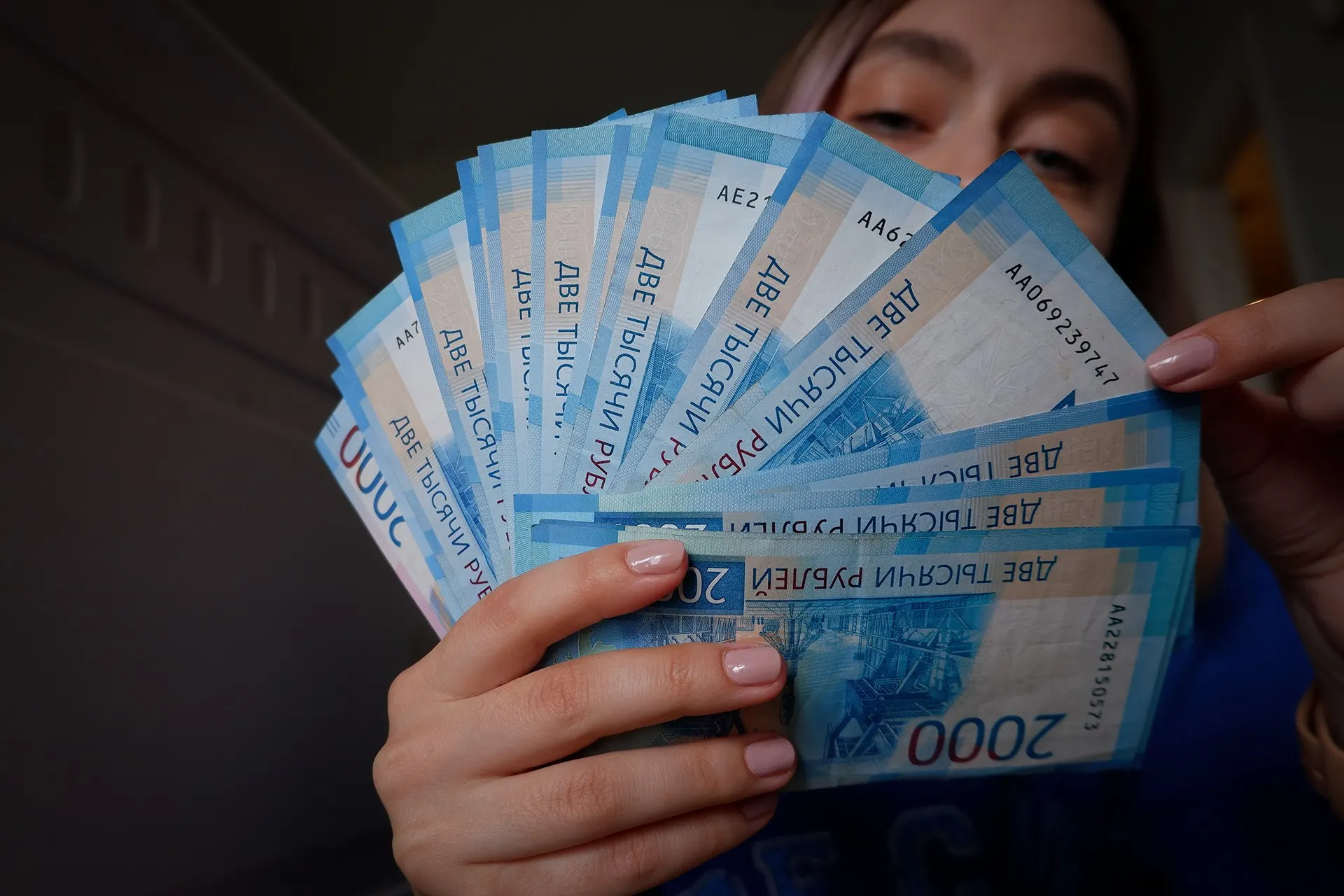 Новая налоговая инициатива планирует увеличить сборы; аналитики спорят о влиянии на карман россиян, особенно на семейный бюджет среднего класса.
